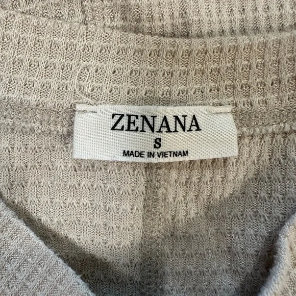 Zenana Henley Top Size Small Oatmeal Long Sleeve Silver Snap Button Closure - Picture 6 of 12